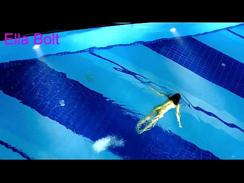 ❤️ म हेर्न रोक्न सक्दिन, जवान गोरा ELLA BOLT रिसोर्ट पूलमा नग्न पौडी खेल्दै समातियो ❤❌  अश्लील ne.vbdsm.ru मा